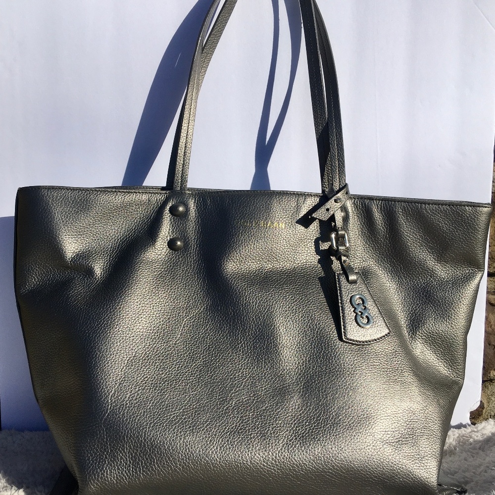 COLE HAAN | Pewter Silver Leather Tote
